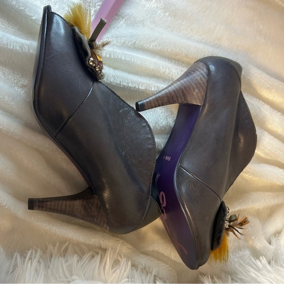 Poetic License 6 1/2 M Flux Leather Heel Bootie,Gray 3.5" Rhinestone Peep Toe - Picture 14 of 16